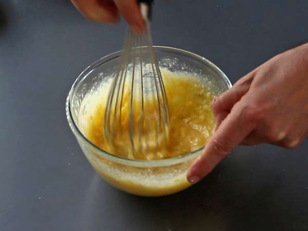 Εξαιρετικά κρεμώδης ζύμη flan: η εύκολη, χωρίς φασαρία συνταγή - Προετοιμασία βήμα 5