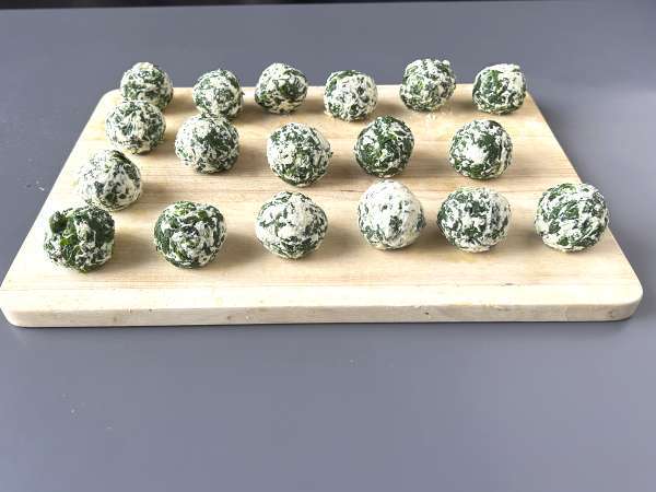 Σπανάκι και ricotta malfatti, η εύκολη, χωρίς ζύμωμα σπιτική συνταγή ζυμαρικών - Προετοιμασία βήμα 4