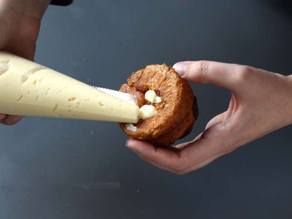 Cruffins, ο συνδυασμός κρουασάν και μάφιν, με κρέμα και σοκολάτα - Προετοιμασία βήμα 14