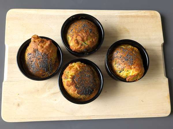 Κολοκυθάκια muffins σε φριτέζα αέρα: η ελαφριά και αφράτη συνταγή - Προετοιμασία βήμα 7