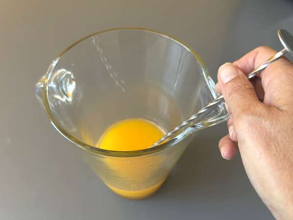 Agua de Valencia, το μεσογειακό κοκτέιλ με cava και πορτοκάλι που μπορείτε να φτιάξετε στο σπίτι. - Προετοιμασία βήμα 3