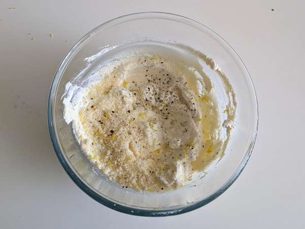 Tortelloni di bresaola γεμιστά με ρόκα και τυρί ricotta: νόστιμα και έτοιμα σε 10 λεπτά! - Προετοιμασία βήμα 2