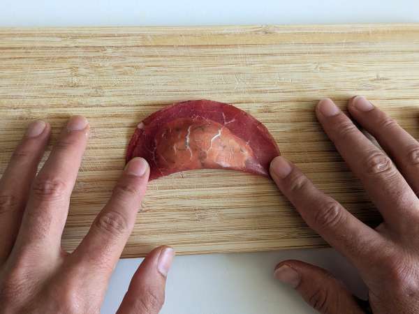 Tortelloni di bresaola γεμιστά με ρόκα και τυρί ricotta: νόστιμα και έτοιμα σε 10 λεπτά! - Προετοιμασία βήμα 5