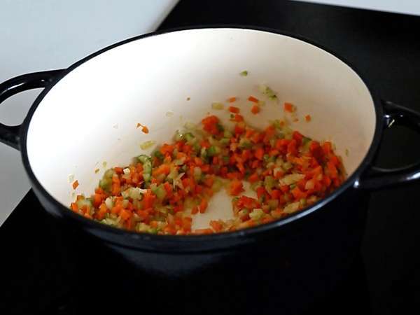 Ζυμαρικά με σάλτσα μπολονέζ - tagliatelle al ragù alla bolognese - Προετοιμασία βήμα 2
