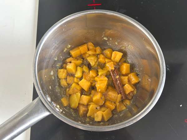 Σπιτικό chutney μάνγκο: το γλυκόξινο ινδικό καρύκευμα που ταιριάζει με τα πάντα - Προετοιμασία βήμα 4