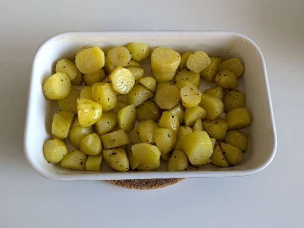 Κρεμώδεις ψητές πατάτες cacio e pepe: το εύκολο συνοδευτικό πιάτο που τρελαίνει τους πάντες! - Προετοιμασία βήμα 5