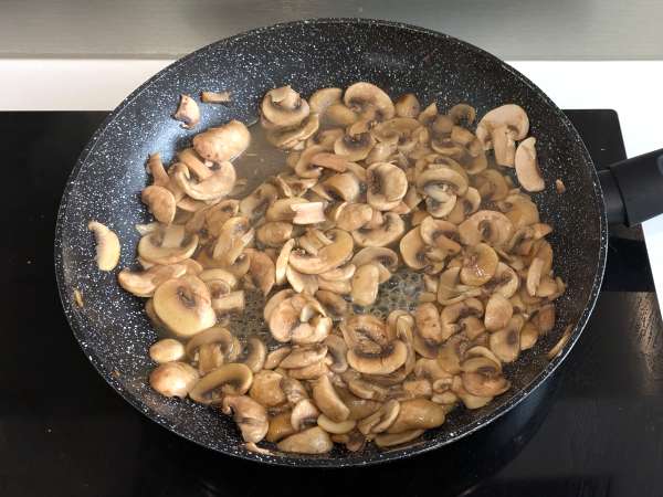 Pasta al forno ai funghi: η τέλεια κρεμώδης και χορταστική συνταγή για το φθινόπωρο - Προετοιμασία βήμα 2
