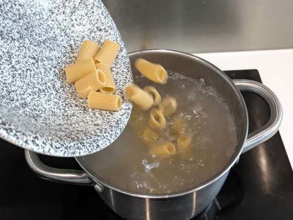 Pasta al forno ai funghi: η τέλεια κρεμώδης και χορταστική συνταγή για το φθινόπωρο - Προετοιμασία βήμα 5