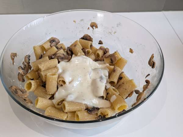 Pasta al forno ai funghi: η τέλεια κρεμώδης και χορταστική συνταγή για το φθινόπωρο - Προετοιμασία βήμα 7