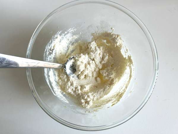 Ταρτίνες με σπαράγγια, λεμόνι και βασιλικό ricotta - Προετοιμασία βήμα 3