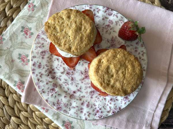 Strawberry shortcake, το αμερικανικό κέικ με κρέμα φράουλας που δεν αποτυγχάνει ποτέ - Προετοιμασία βήμα 10
