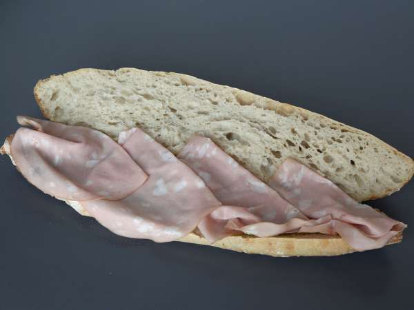 Γκουρμέ ιταλικό σάντουιτς με mortadella και τυρί burrata - Προετοιμασία βήμα 2