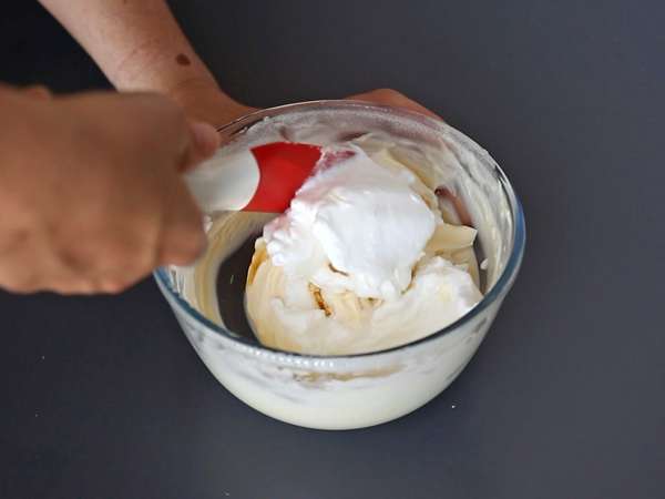 Τιραμισού με ψητά βερίκοκα: το τέλειο φρουτώδες και λιωτικό επιδόρπιο για το καλοκαίρι - Προετοιμασία βήμα 5