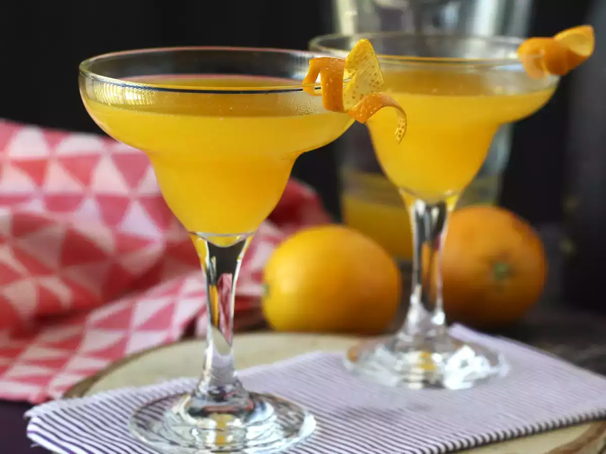 Agua de Valencia, το μεσογειακό κοκτέιλ με cava και πορτοκάλι που μπορείτε να φτιάξετε στο σπίτι. - φωτογραφία 2