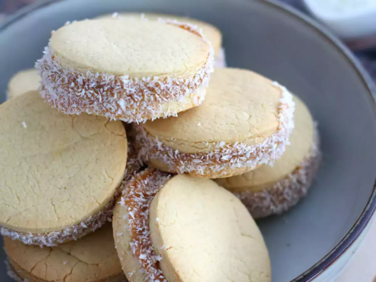 Alfajores - αργεντίνικο ψωμί με μαρμελάδα γάλακτος και καρύδα - φωτογραφία 3