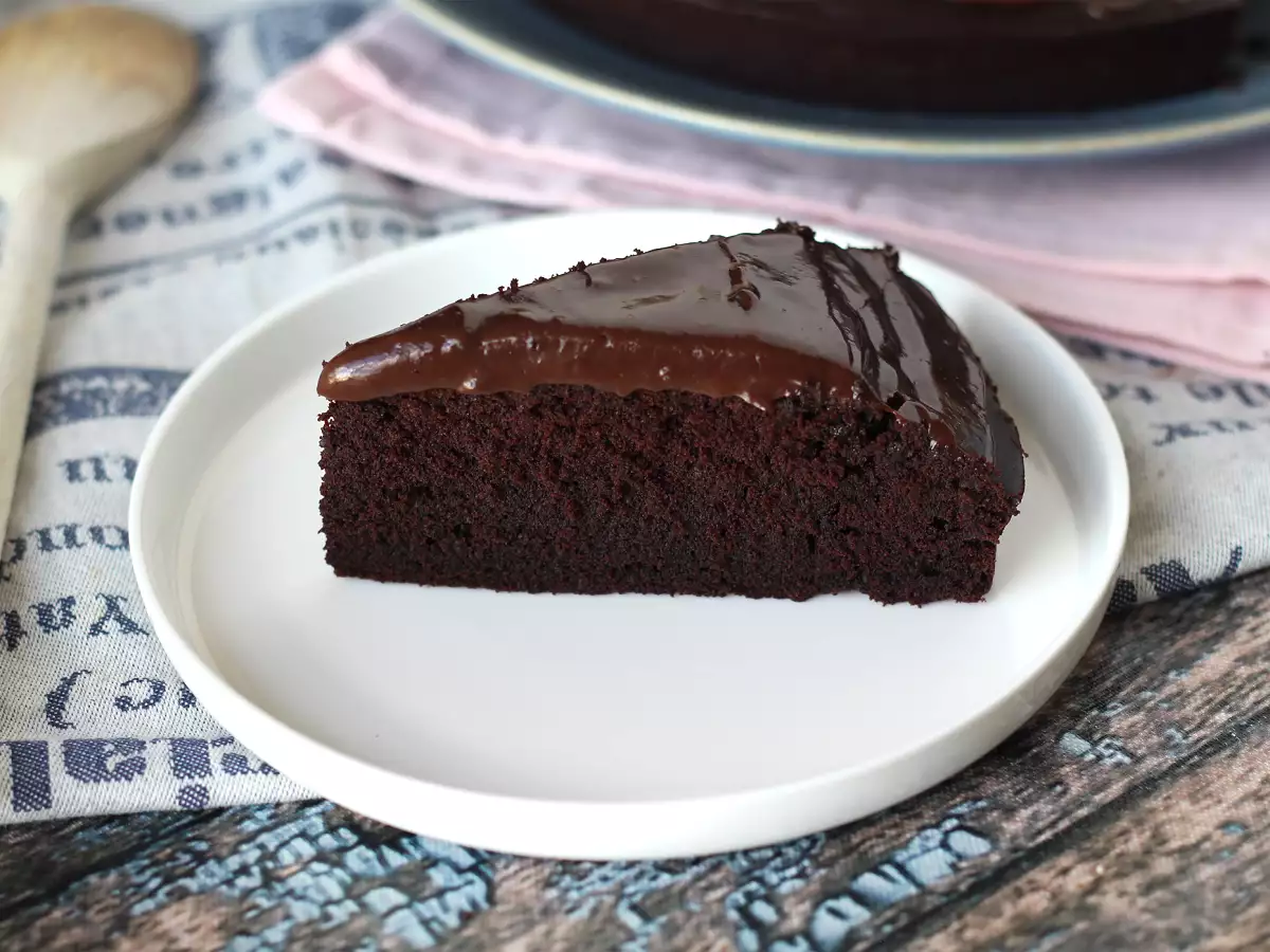 Αφράτο κέικ Nega Maluca με γλάσο brigadeiro - φωτογραφία 2