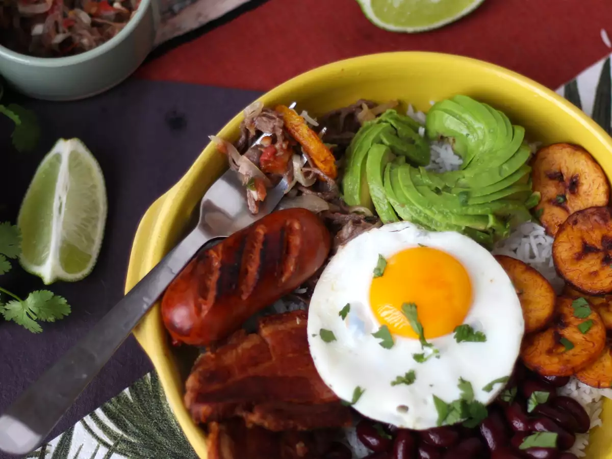 Bandeja Paisa, το κολομβιανό πιάτο γεμάτο γεύση και παράδοση - φωτογραφία 4
