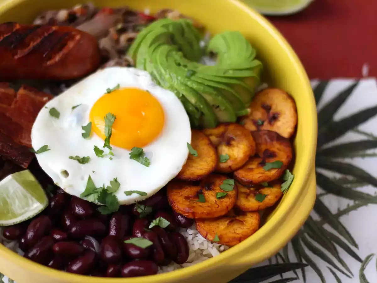 Bandeja Paisa, το κολομβιανό πιάτο γεμάτο γεύση και παράδοση - φωτογραφία 5