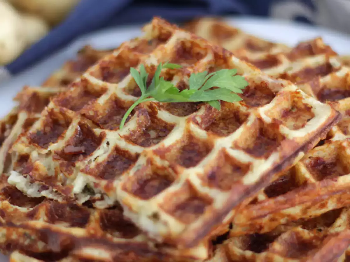 Βάφλες με μπέικον, comté και πατάτες