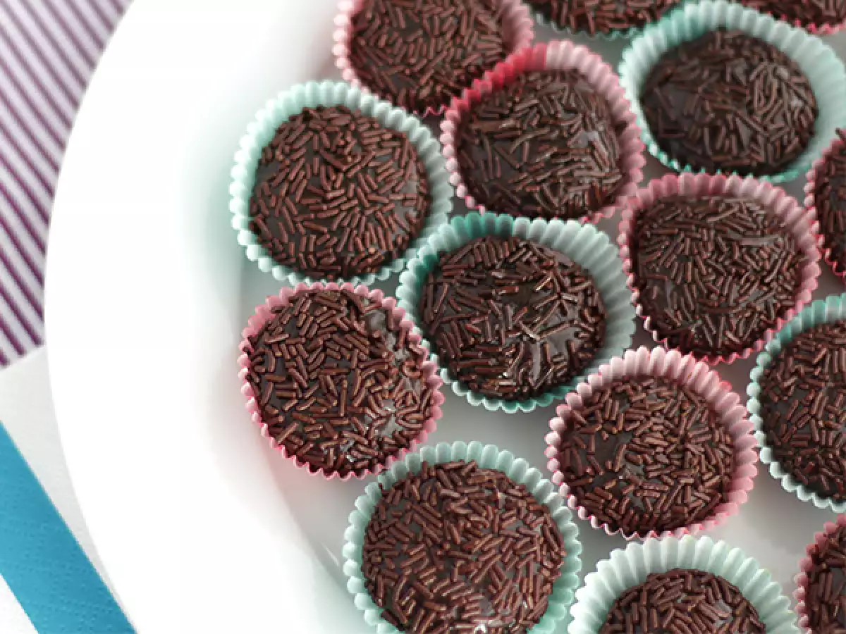 Brigadeiro, μικρά βραζιλιάνικα γλυκά - φωτογραφία 2
