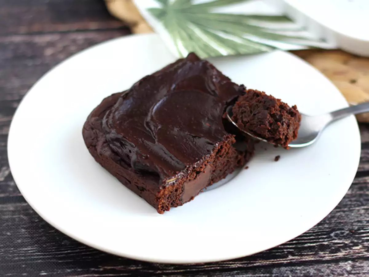Brownie με αβοκάντο και σοκολάτα χωρίς βούτυρο - χωρίς λακτόζη - φωτογραφία 3