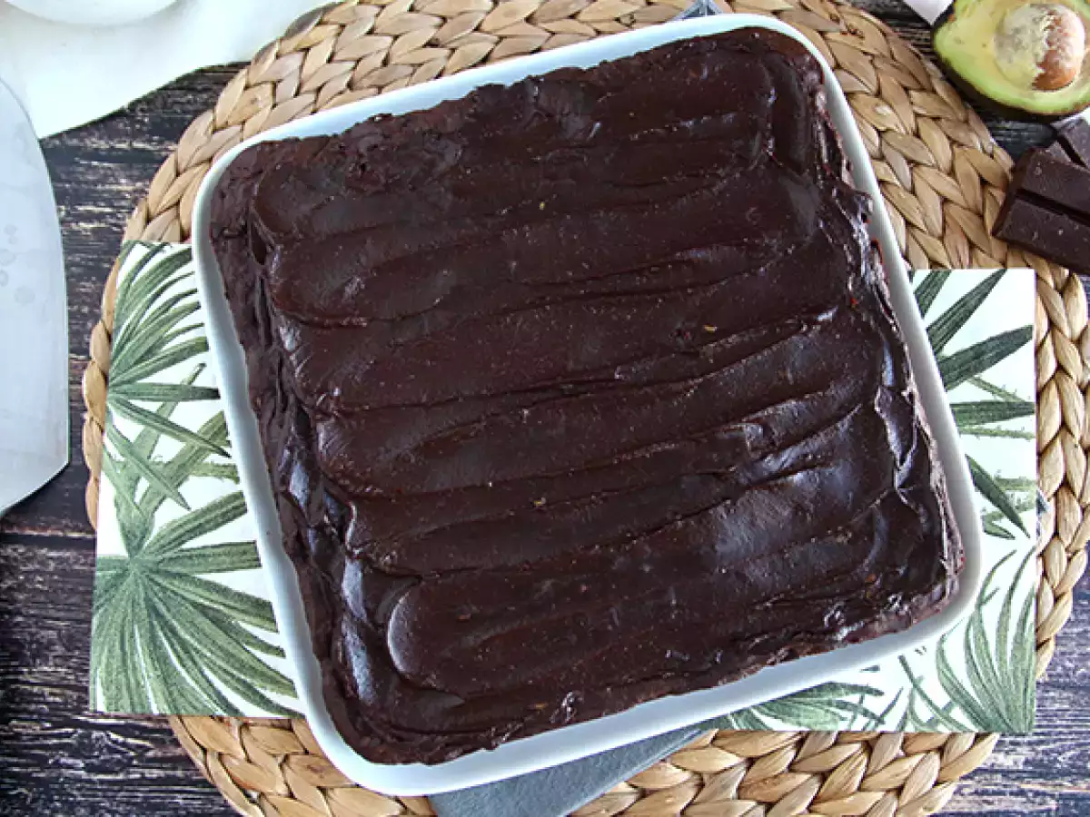 Brownie με αβοκάντο και σοκολάτα χωρίς βούτυρο - χωρίς λακτόζη - φωτογραφία 4
