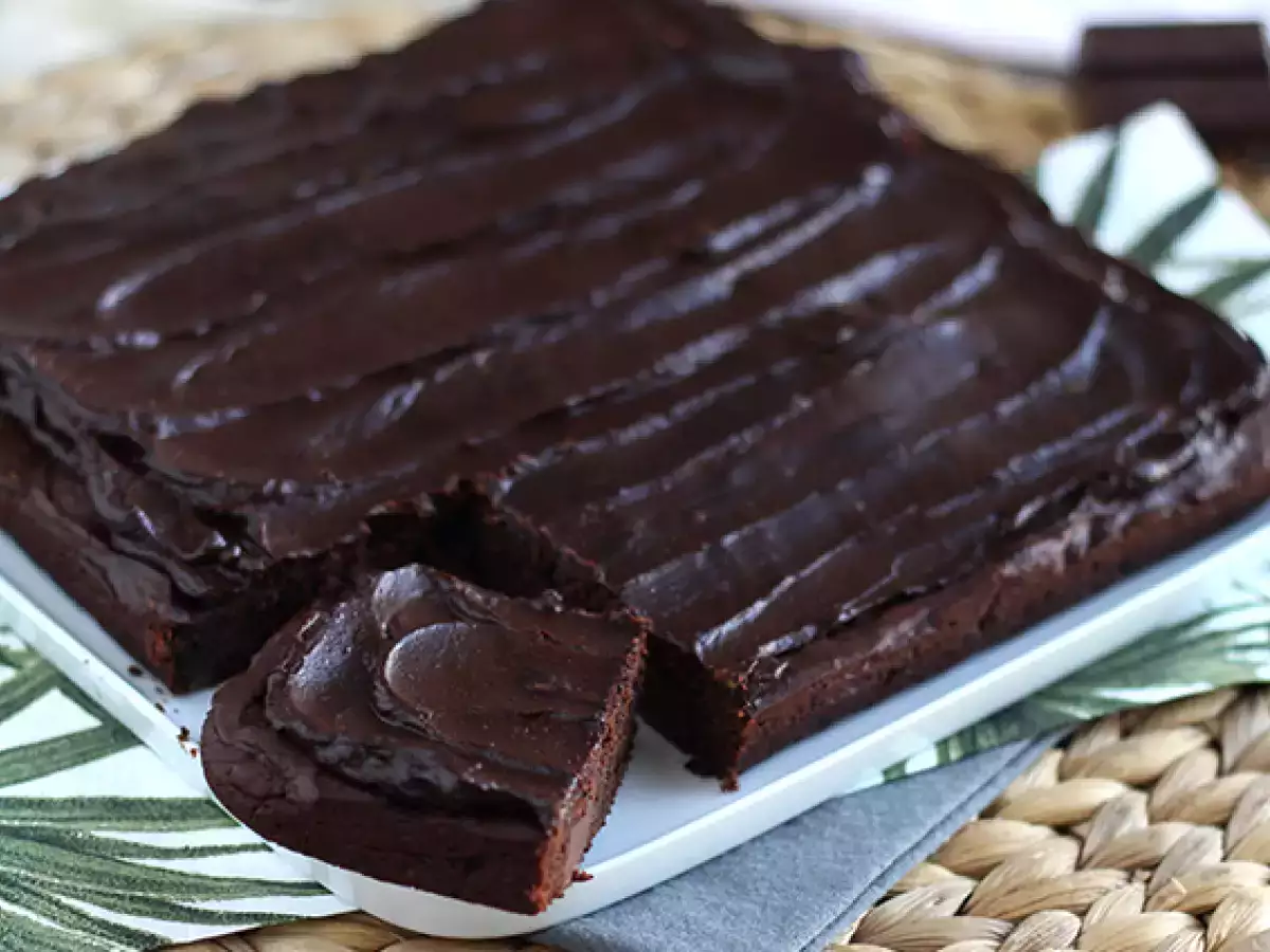 Brownie με αβοκάντο και σοκολάτα χωρίς βούτυρο - χωρίς λακτόζη - φωτογραφία 6