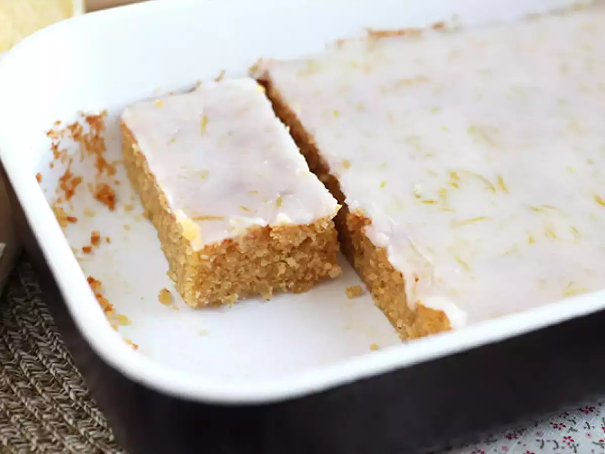 Brownie με λεμόνι και πλιγούρι βρώμης με γλάσο λεμονιού - φωτογραφία 4