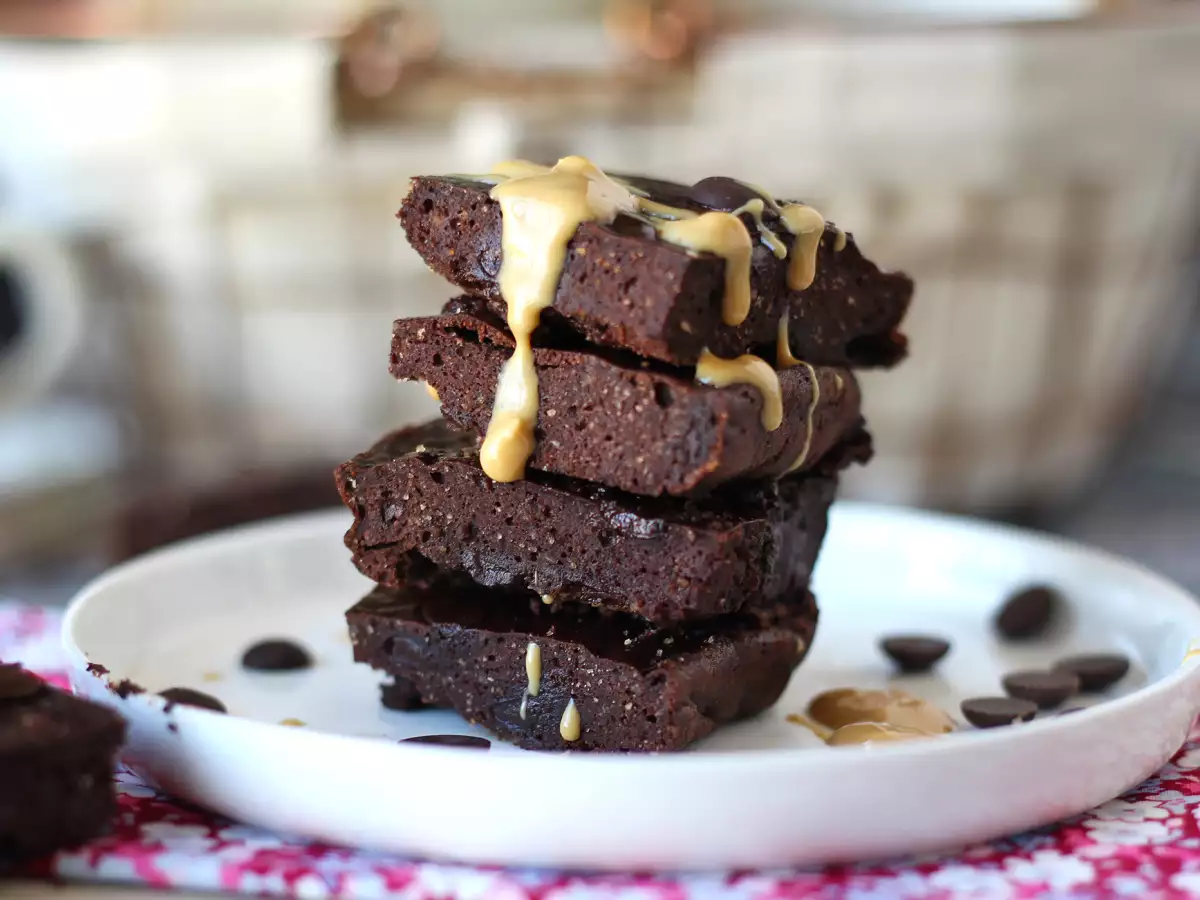 Brownie πρωτεΐνης με ορό γάλακτος, φυσικά χωρίς γλουτένη