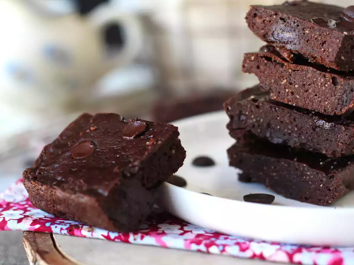 Brownie πρωτεΐνης με ορό γάλακτος, φυσικά χωρίς γλουτένη - φωτογραφία 2