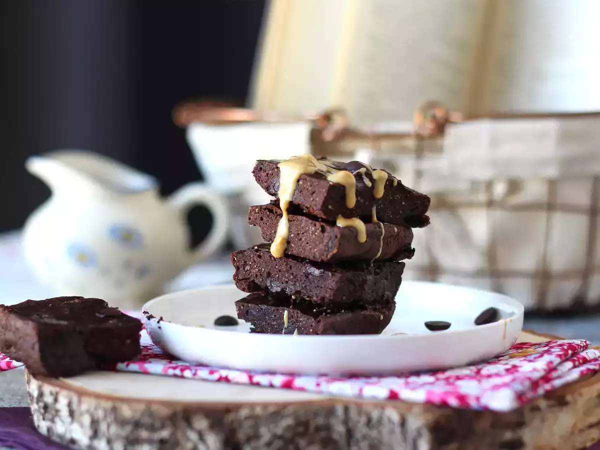 Brownie πρωτεΐνης με ορό γάλακτος, φυσικά χωρίς γλουτένη - φωτογραφία 3