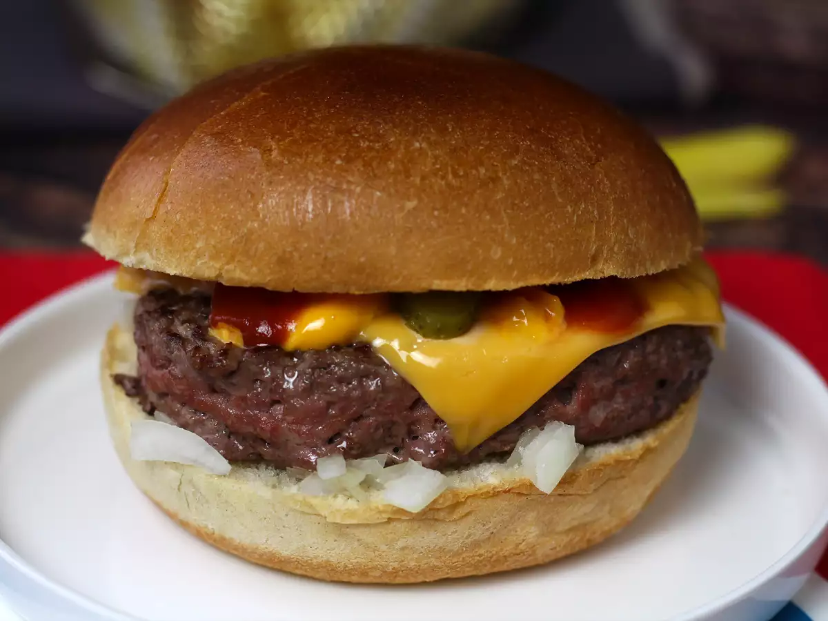 Cheeseburger, το διάσημο μπιφτέκι που όλοι αγαπούν! - φωτογραφία 5
