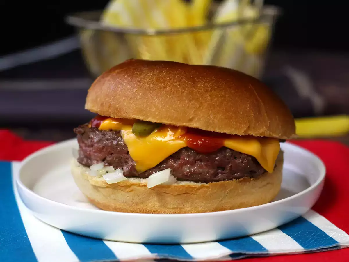 Cheeseburger, το διάσημο μπιφτέκι που όλοι αγαπούν! - φωτογραφία 6