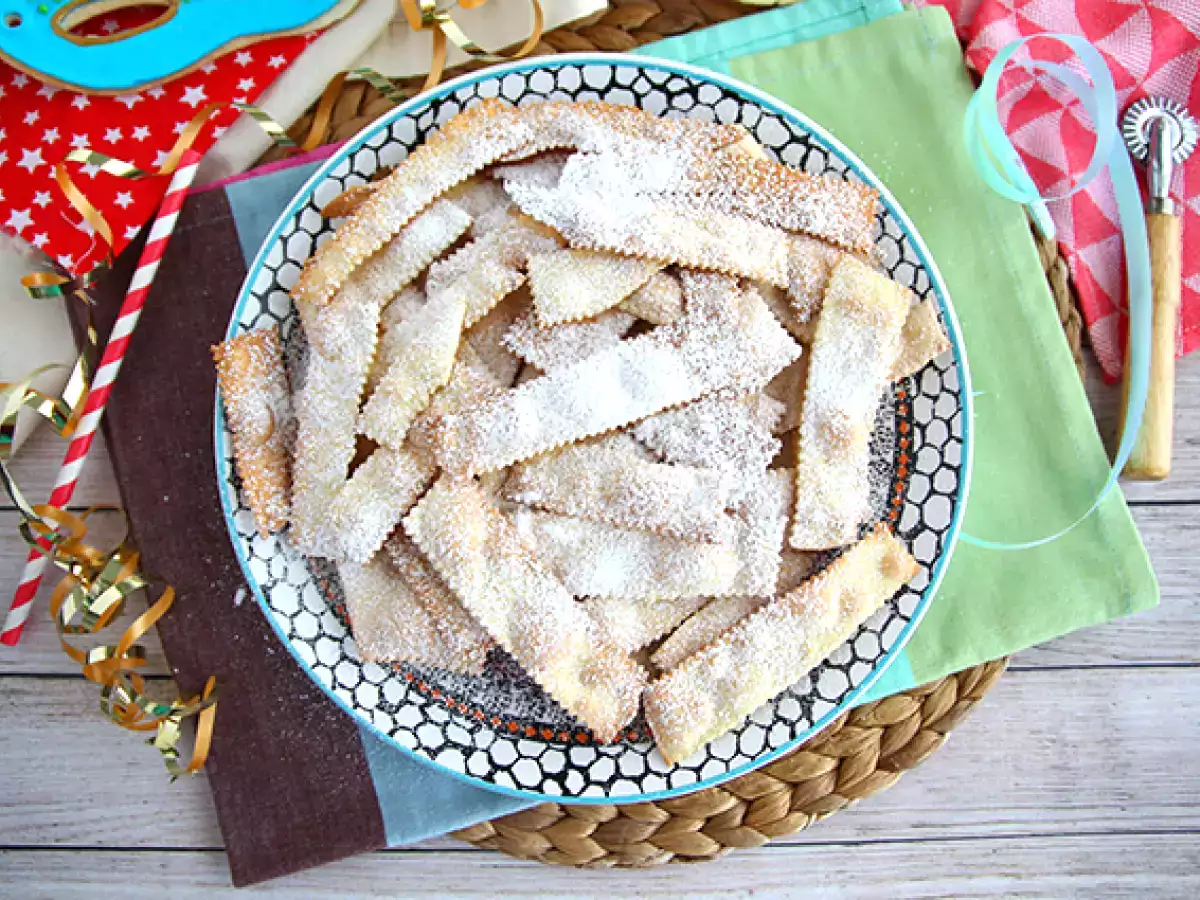 Chiacchiere di carnevale - Ιταλικές ψητές bugnes