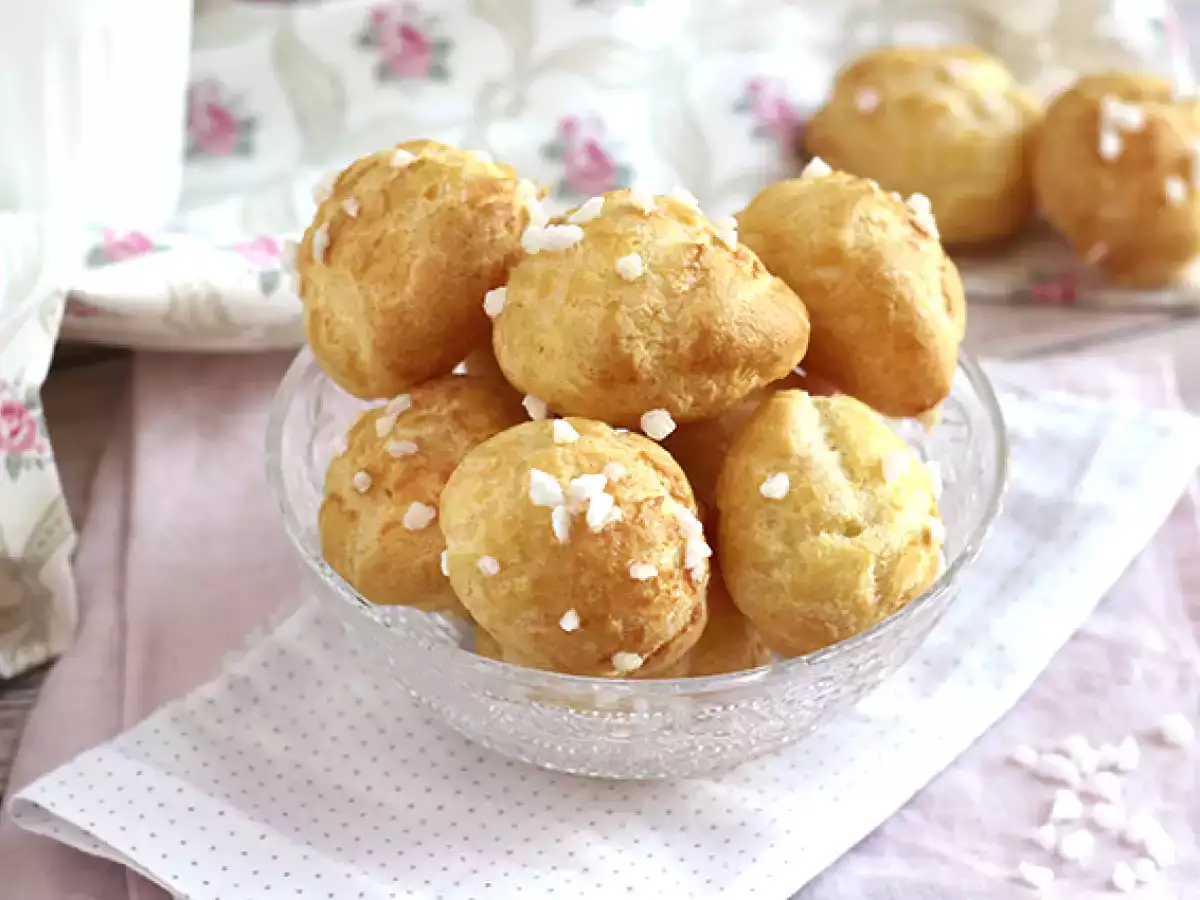 Chouquettes, choux με μαργαριταρένια ζάχαρη
