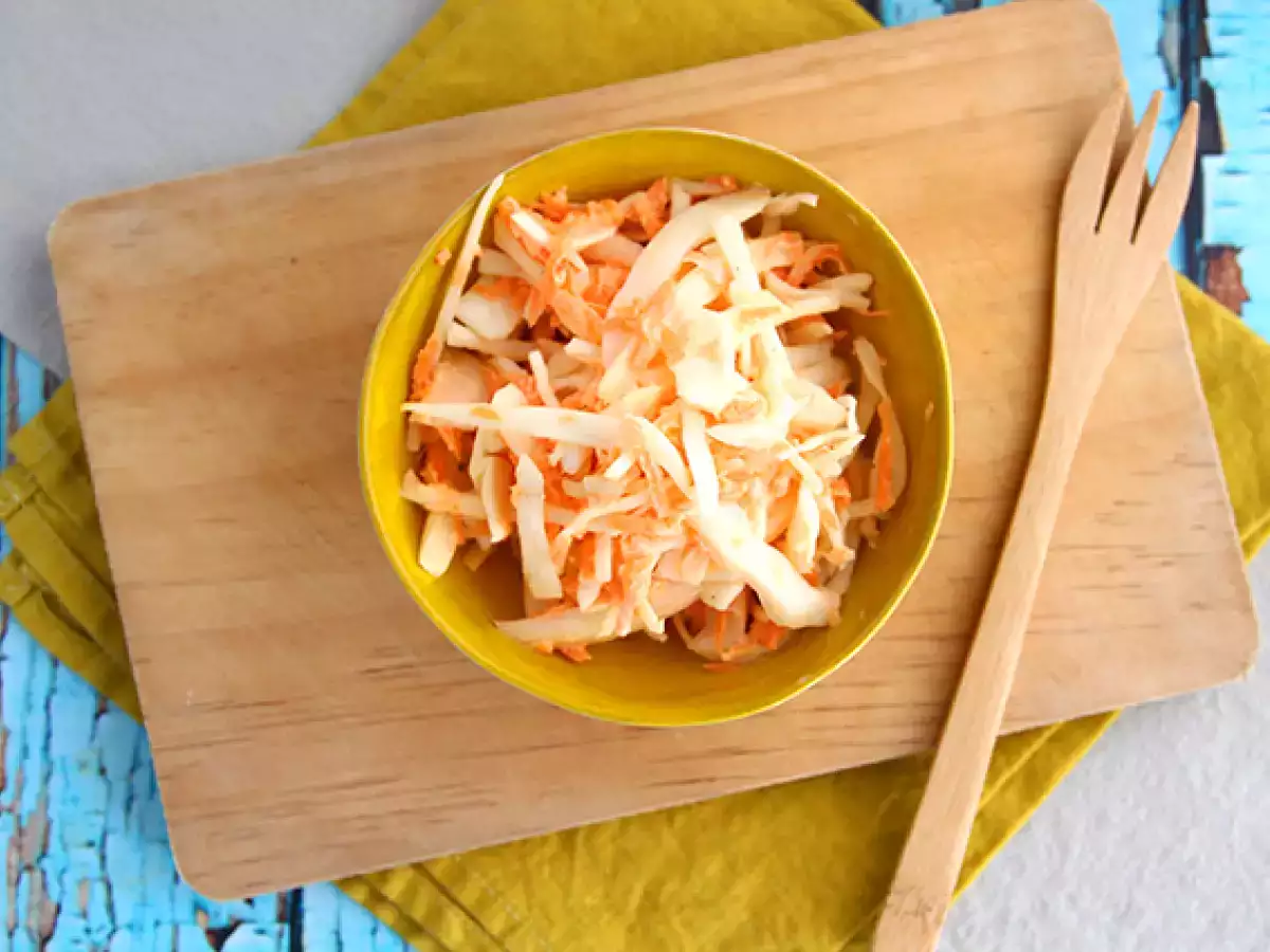 coleslaw αμερικανικού τύπου (σαλάτα με λάχανο και καρότο) - φωτογραφία 2