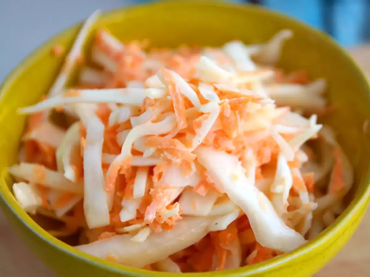 coleslaw αμερικανικού τύπου (σαλάτα με λάχανο και καρότο) - φωτογραφία 3
