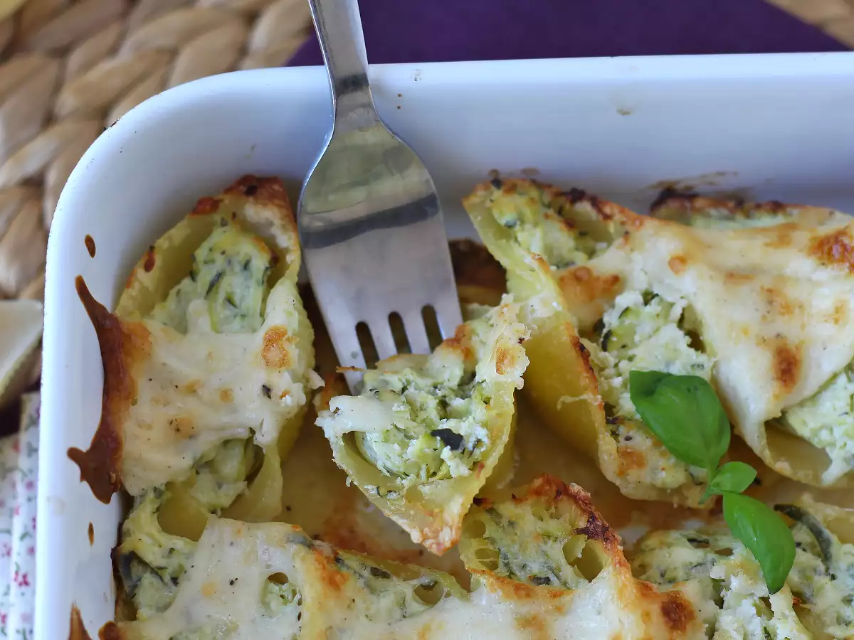 Conchiglioni γεμιστά με ρικότα, κολοκυθάκια και λεμόνι: κρεμώδη και ογκρατέν στο φούρνο - φωτογραφία 4