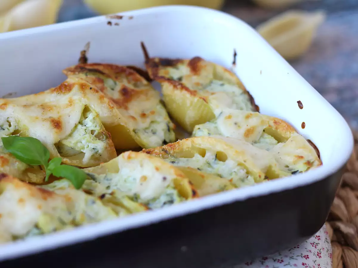 Conchiglioni γεμιστά με ρικότα, κολοκυθάκια και λεμόνι: κρεμώδη και ογκρατέν στο φούρνο - φωτογραφία 5