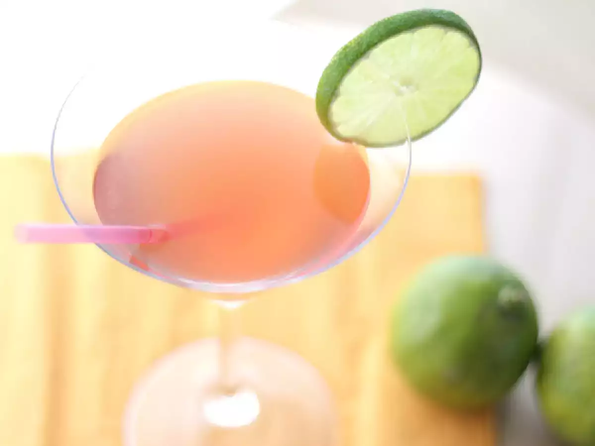 Cosmopolitan με χυμό cranberry - φωτογραφία 2
