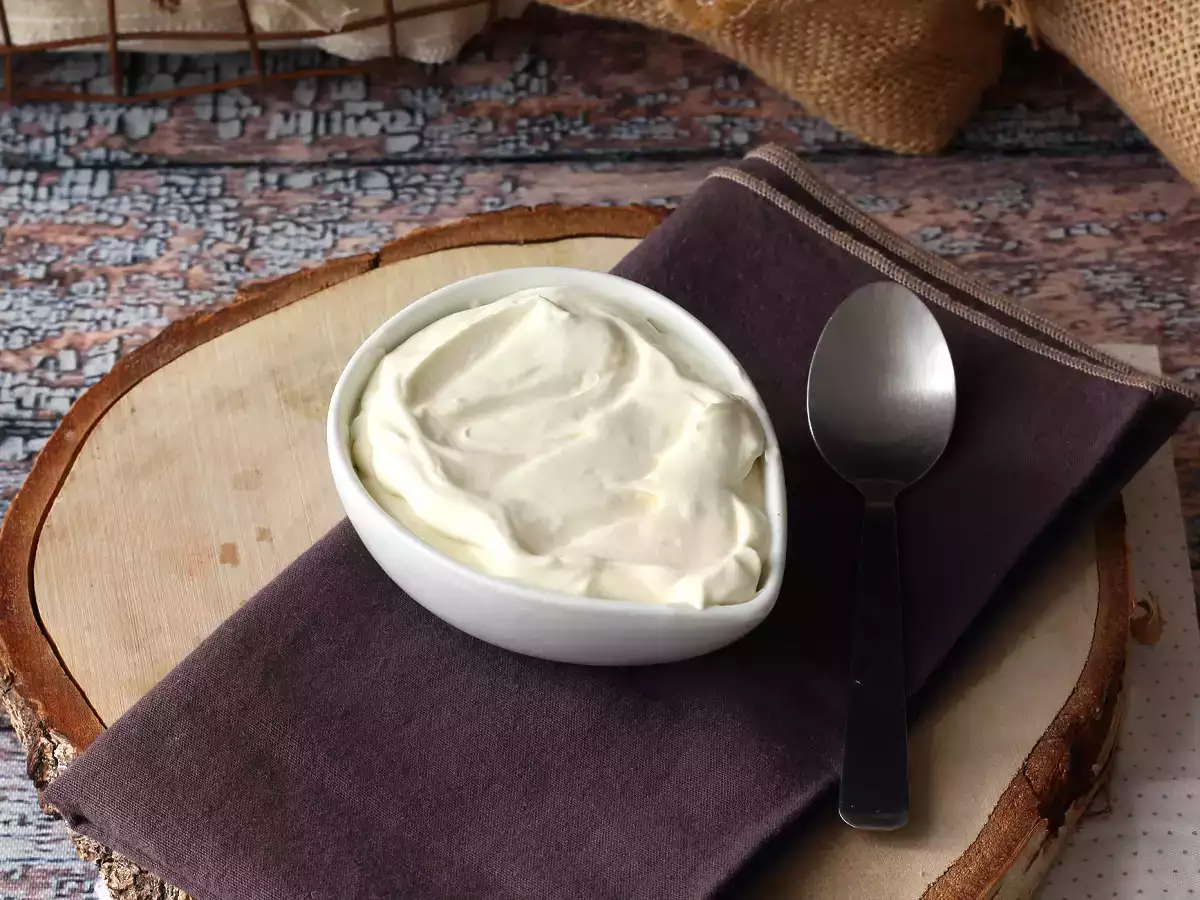 Crème montée βανίλιας, η τέλεια επικάλυψη για τα κέικ και τις τούρτες σας! - φωτογραφία 2