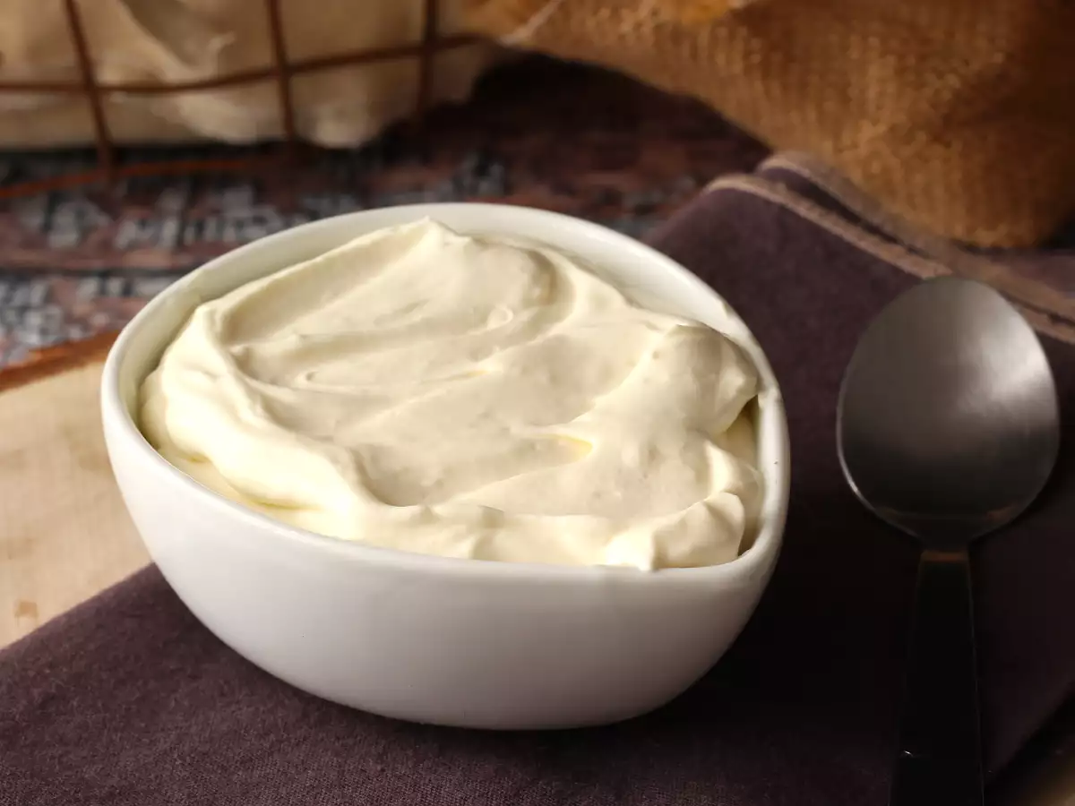 Crème montée βανίλιας, η τέλεια επικάλυψη για τα κέικ και τις τούρτες σας! - φωτογραφία 3