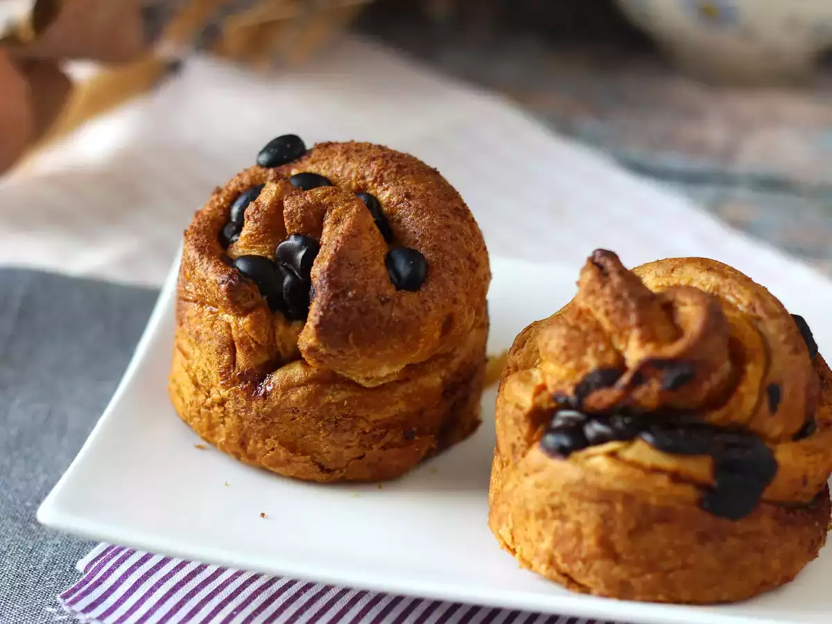 Cruffins, ο συνδυασμός κρουασάν και μάφιν, με κρέμα και σοκολάτα - φωτογραφία 4