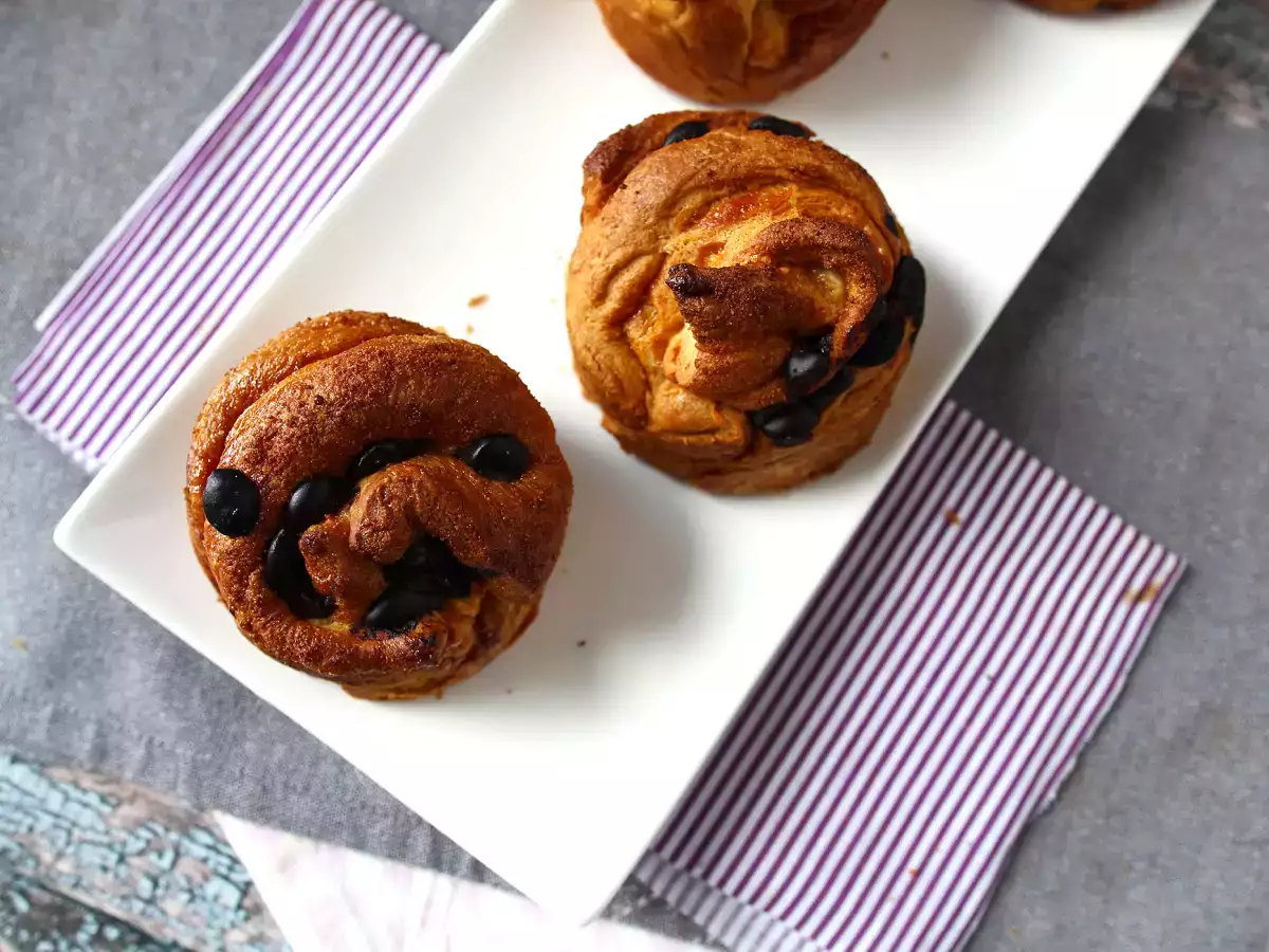 Cruffins, ο συνδυασμός κρουασάν και μάφιν, με κρέμα και σοκολάτα - φωτογραφία 7