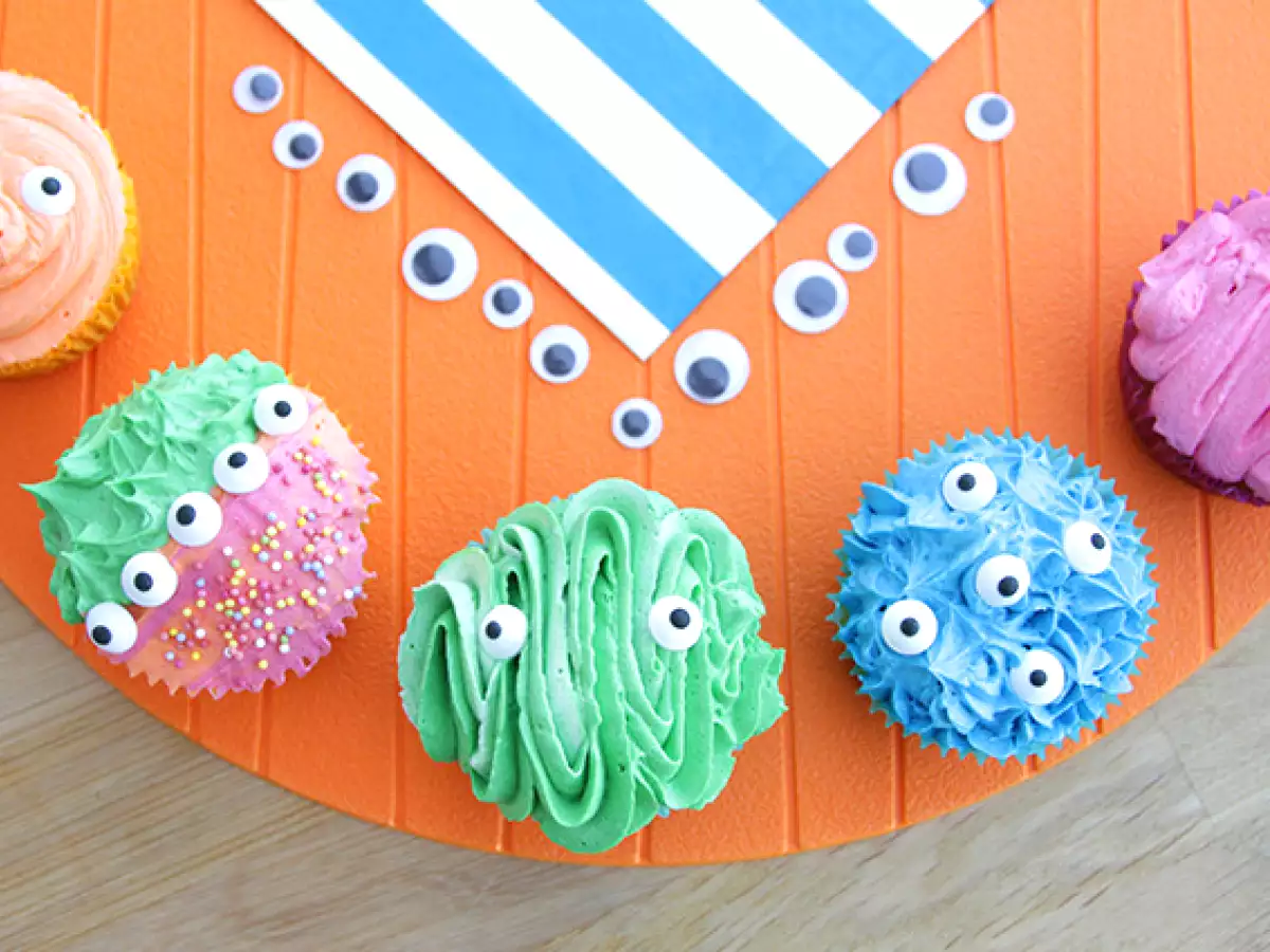 Cupcakes με τέρατα για τις Απόκριες - φωτογραφία 2