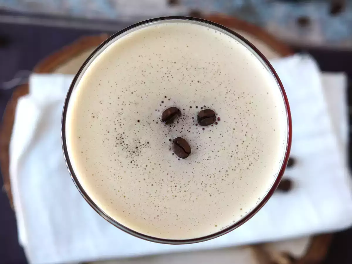 Espresso Martini, το τέλειο κοκτέιλ για τους λάτρεις του καφέ - φωτογραφία 3