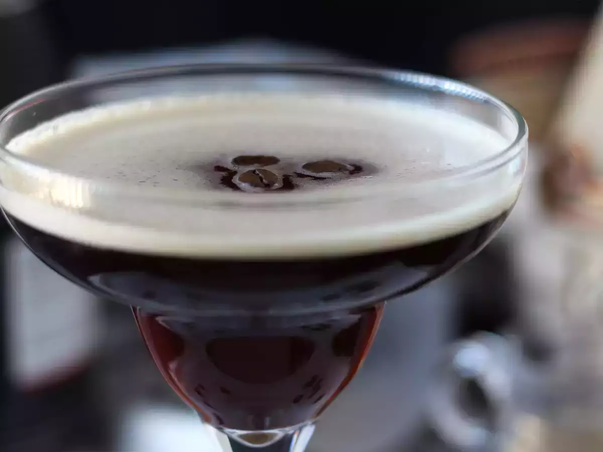 Espresso Martini, το τέλειο κοκτέιλ για τους λάτρεις του καφέ - φωτογραφία 5