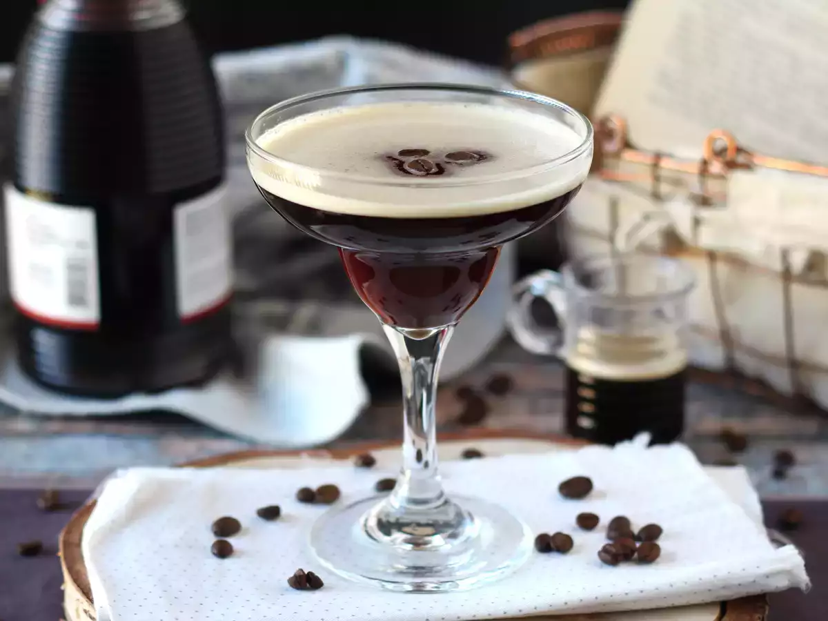 Espresso Martini, το τέλειο κοκτέιλ για τους λάτρεις του καφέ - φωτογραφία 6