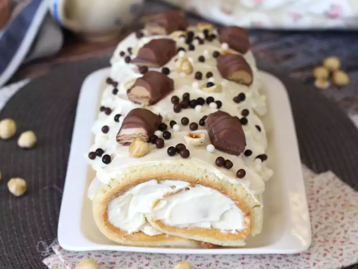 Εύκολο ρολό με γεύση Kinder Bueno, ιδανικό για τούρτα γενεθλίων ή χριστουγεννιάτικο κούτσουρο! - φωτογραφία 6