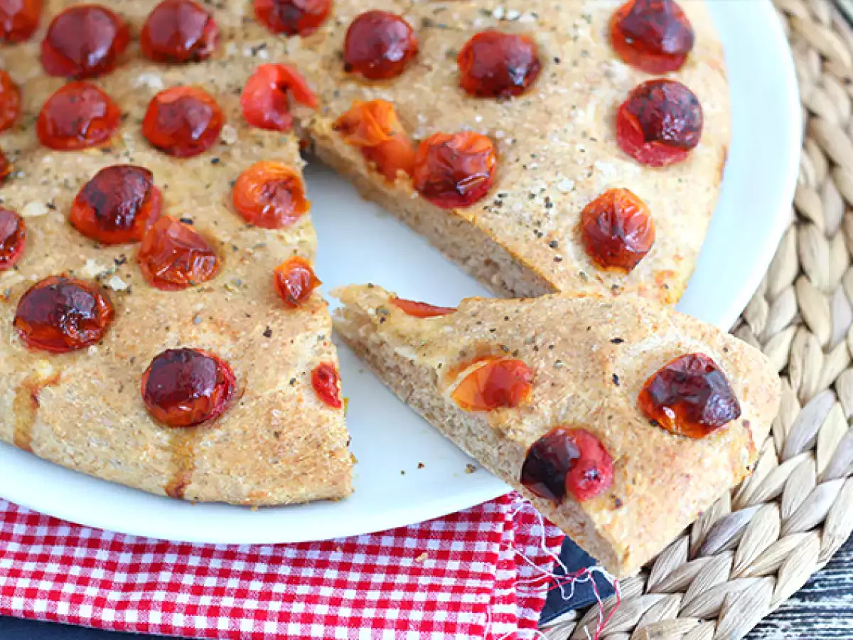 Focaccia με ντοματίνια - φωτογραφία 4